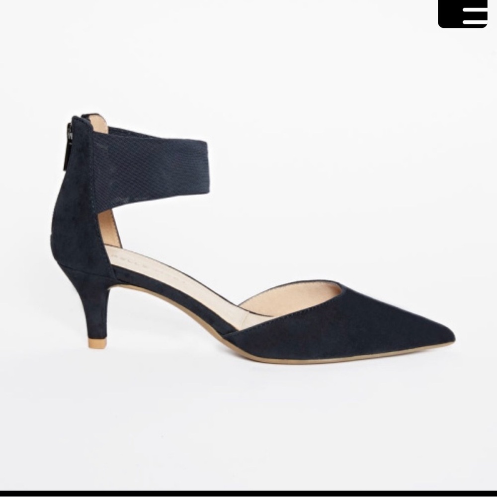 Pelle Moda Elegant navy Ankle Strap kitten heels